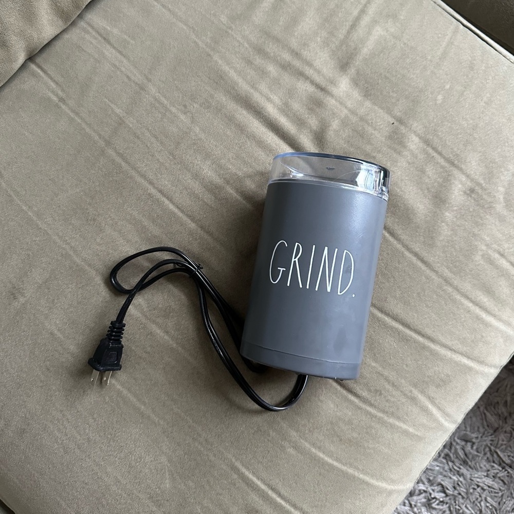 Spice grinder